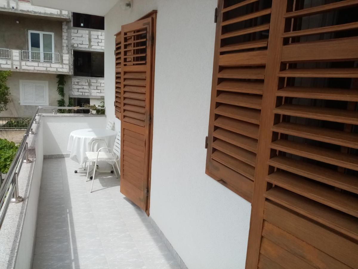 Apartments Iva Baška Voda Eksteriør billede