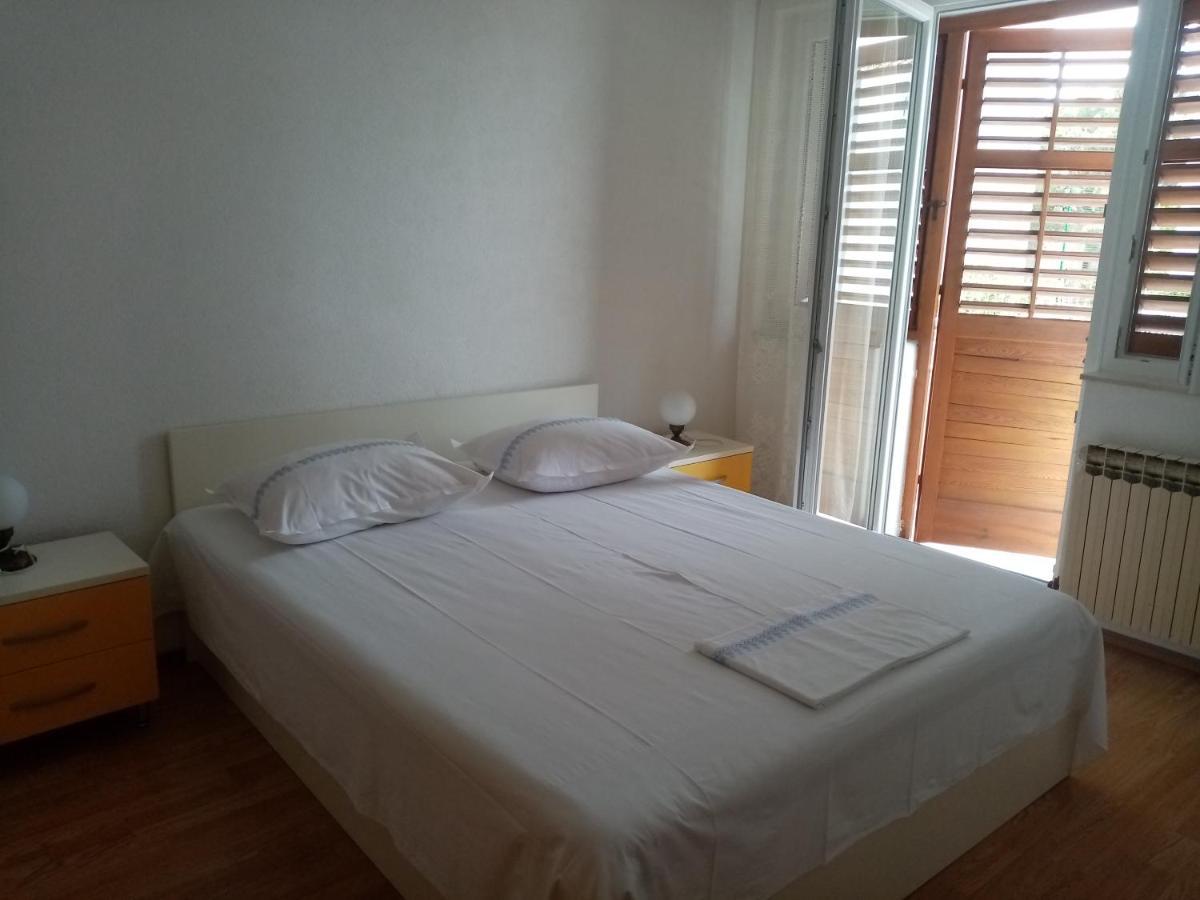 Apartments Iva Baška Voda Eksteriør billede
