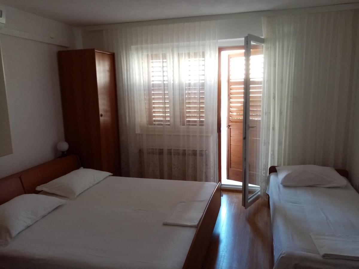 Apartments Iva Baška Voda Eksteriør billede